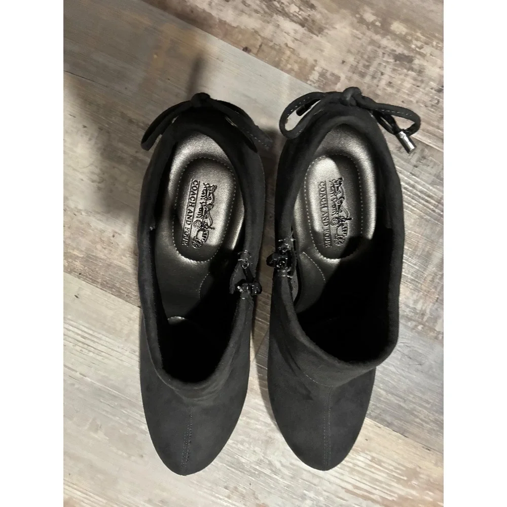 Coach and Four Womens Black Faux Suede Ankle Boots Block Heel Bow Back Size 9